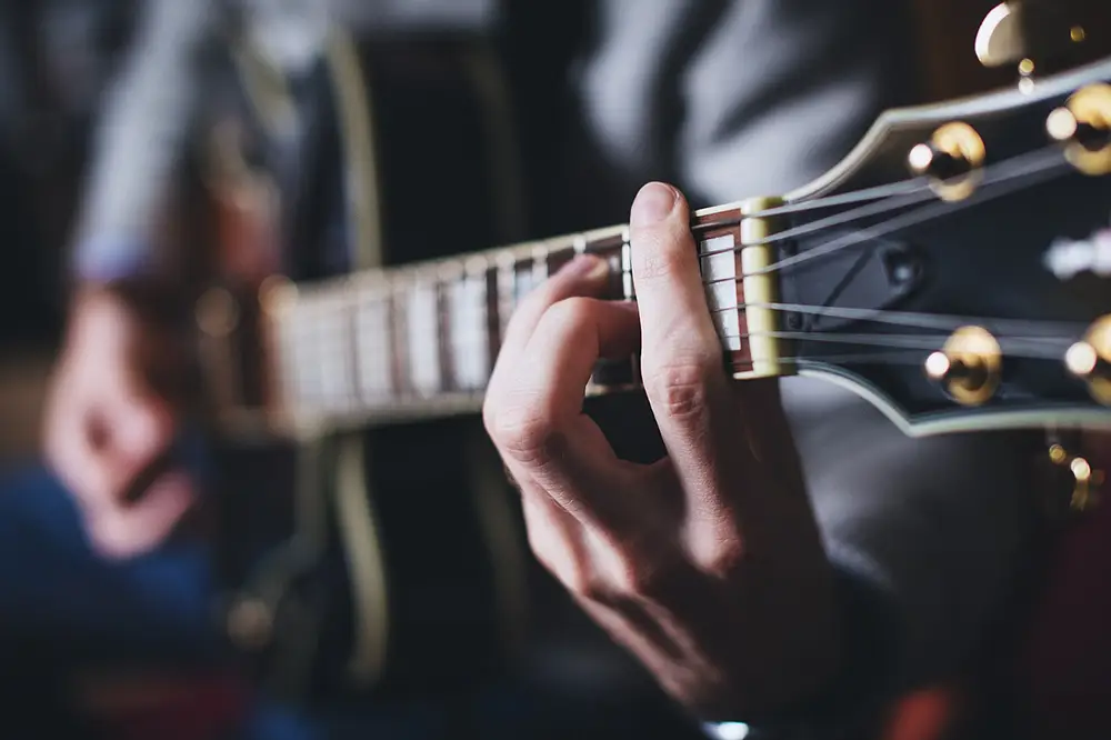 musicien guitariste en spectacle privé